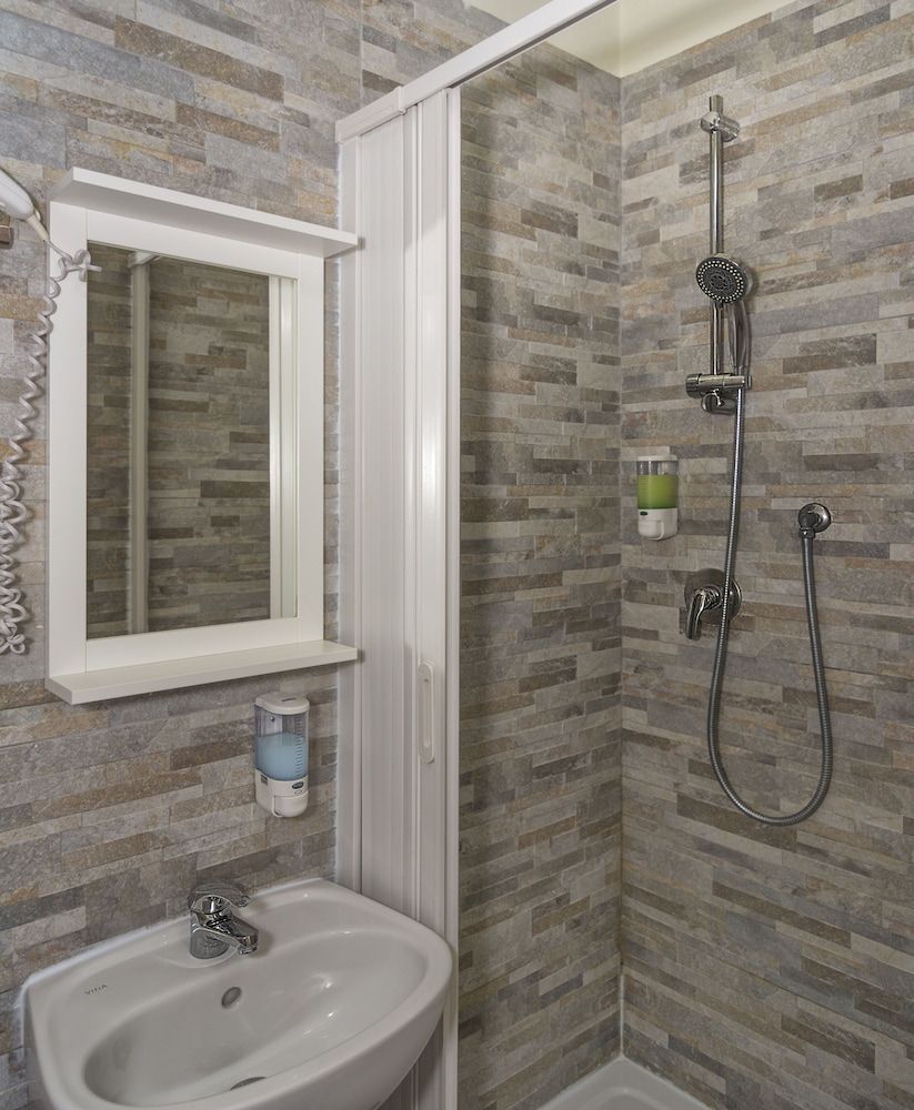 Aliante B&B and 2 Triple Room, Multiple Beds, Private Bathroom, City View 23