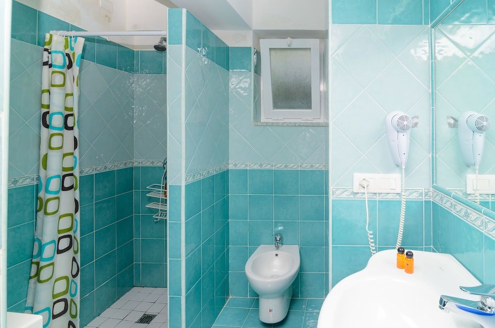 Maison Twentyfive Economy Double or Twin Room 6