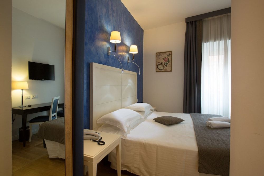 Floris Hotel Comfort Twin Room 6
