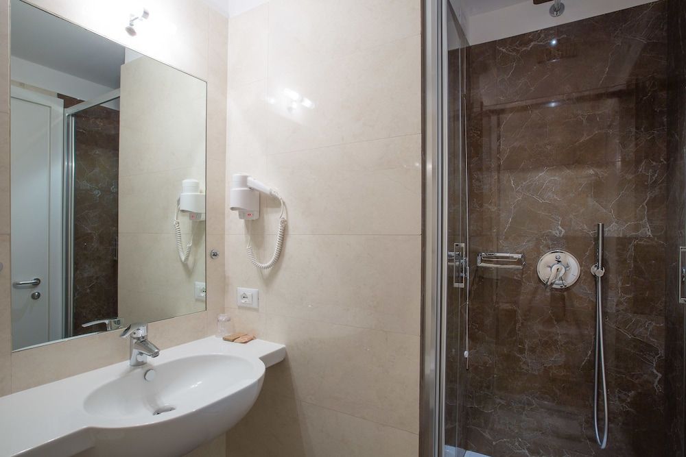 undefined Floris Hotel 9