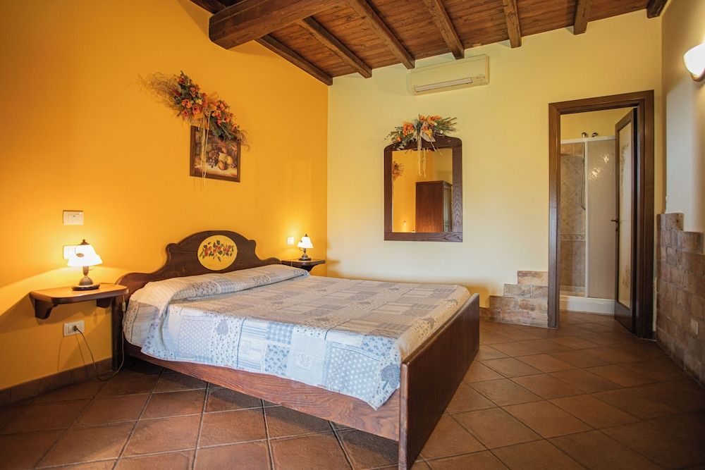 Casale Poggio Nebbia Comfort Double Room, 1 Queen Bed 9