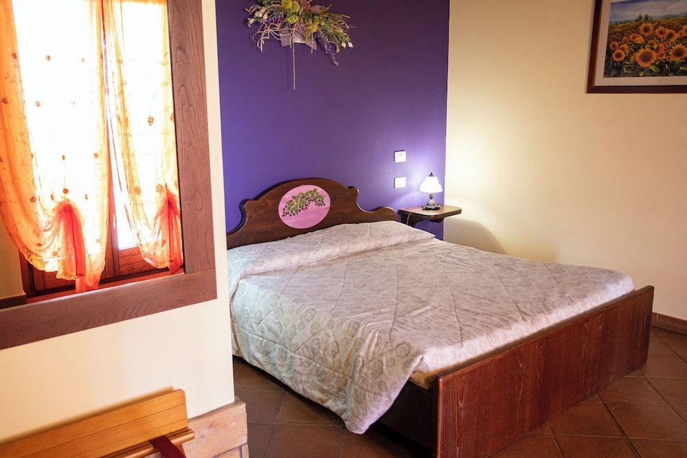 Casale Poggio Nebbia Comfort Double Room, 1 Queen Bed 17