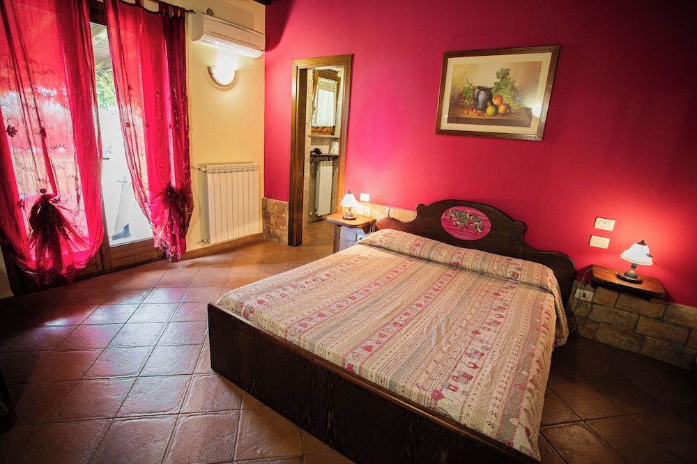 Casale Poggio Nebbia Comfort Double Room, 1 Queen Bed 12