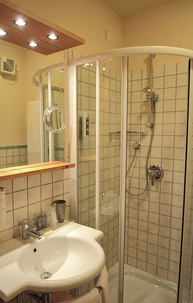 Genzianella Small Double Room 5