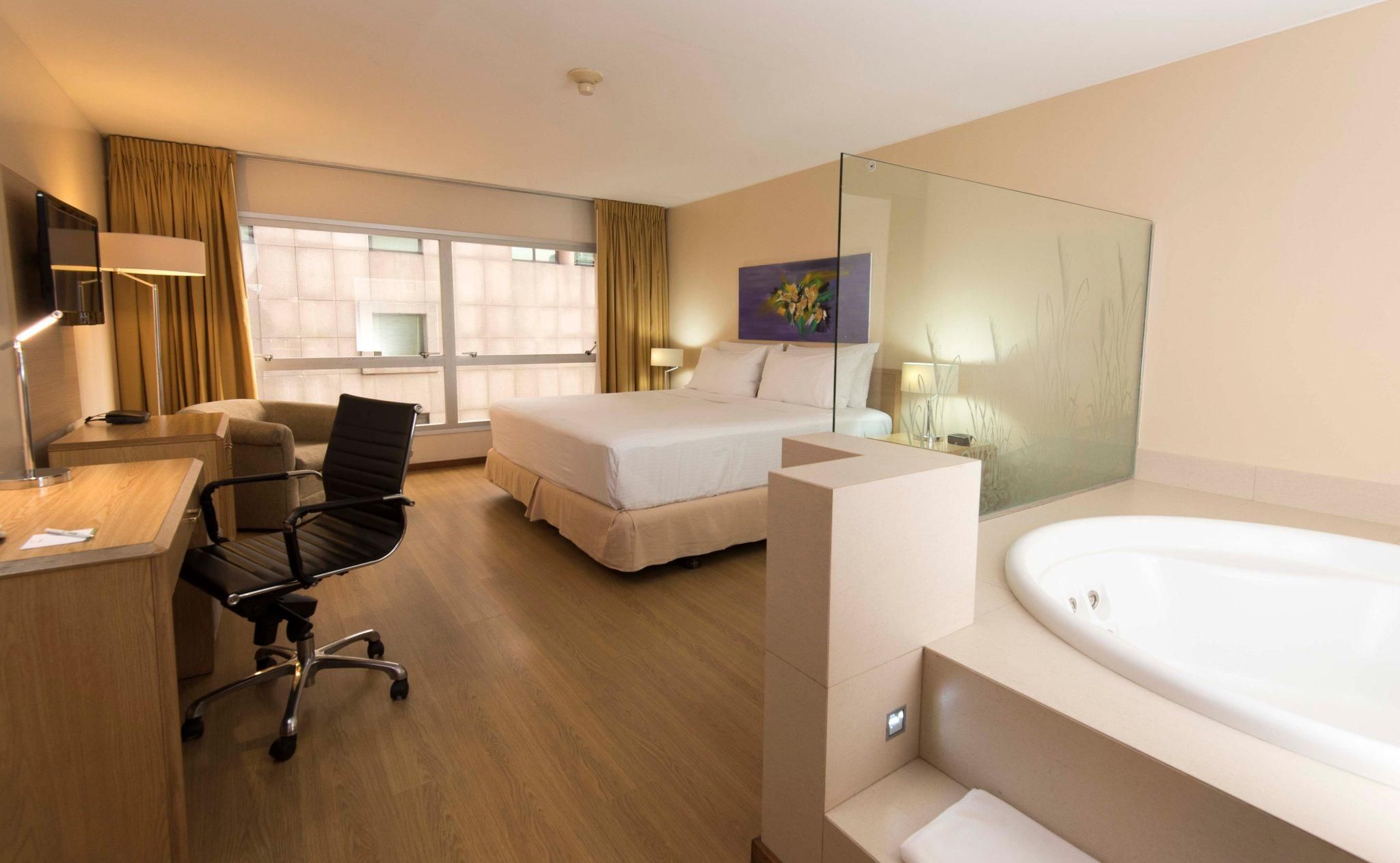 1 Bedroom Suite Jetted Tub Smoking