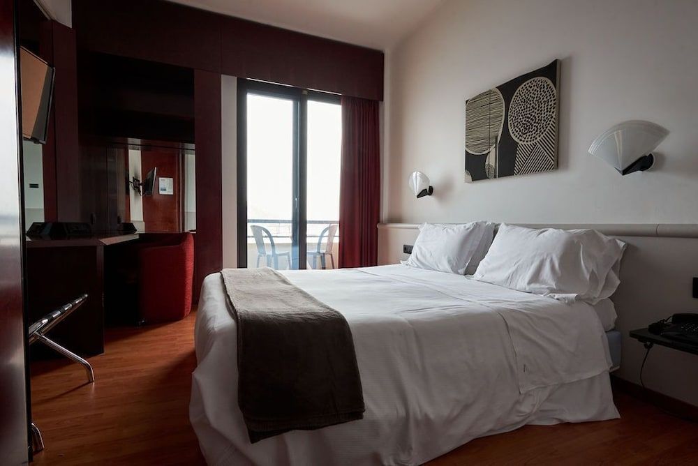 undefined Hotel Concorde 4