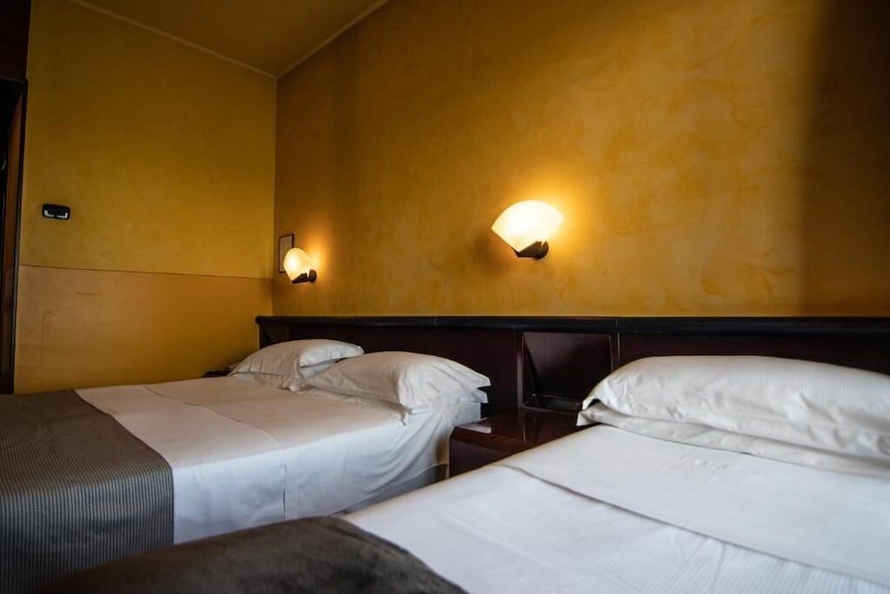 undefined Hotel Concorde 7