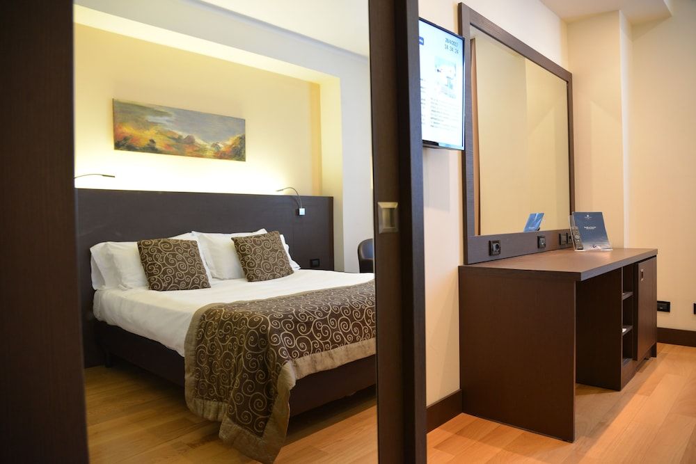 Economy Room, Accessible