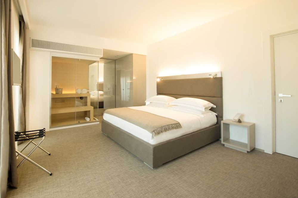 undefined Dilman Luxury Stay 4