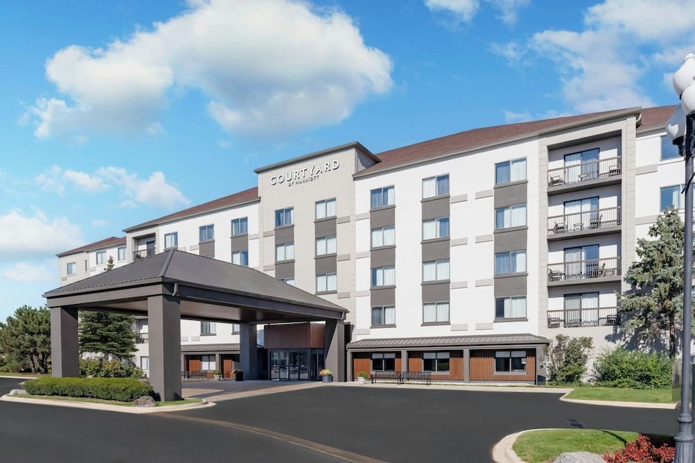 undefined Courtyard by Marriott Chicago Midway Airport 4