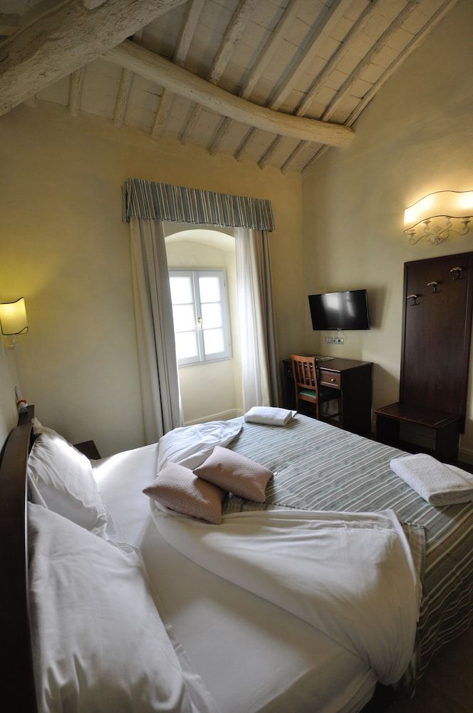 Fattoria di Maiano Classic Double or Twin Room, Pool Access 2