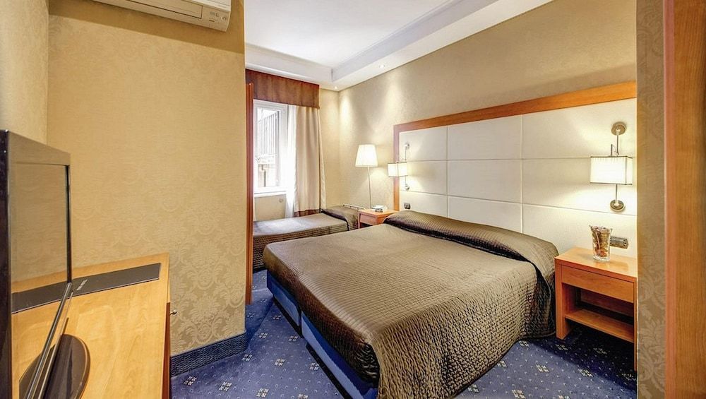 undefined 939 Hotel 3