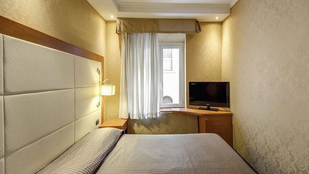 undefined 939 Hotel 2