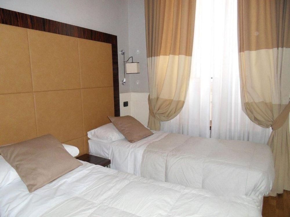 undefined 939 Hotel
