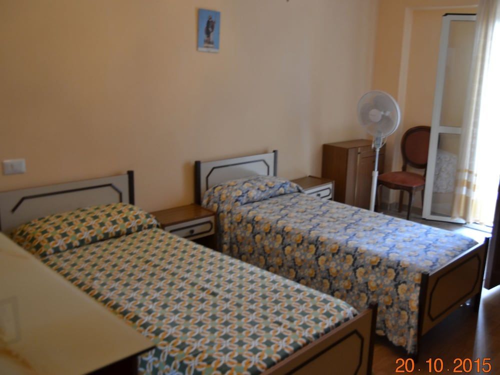 Basic House, 2 Bedrooms