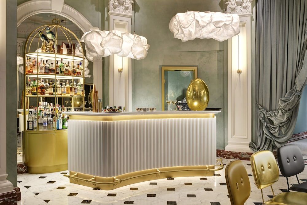 undefined Leon's Place Hotel 9