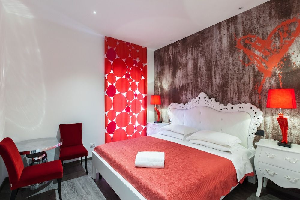 Town House Roma Deluxe Double Room 6