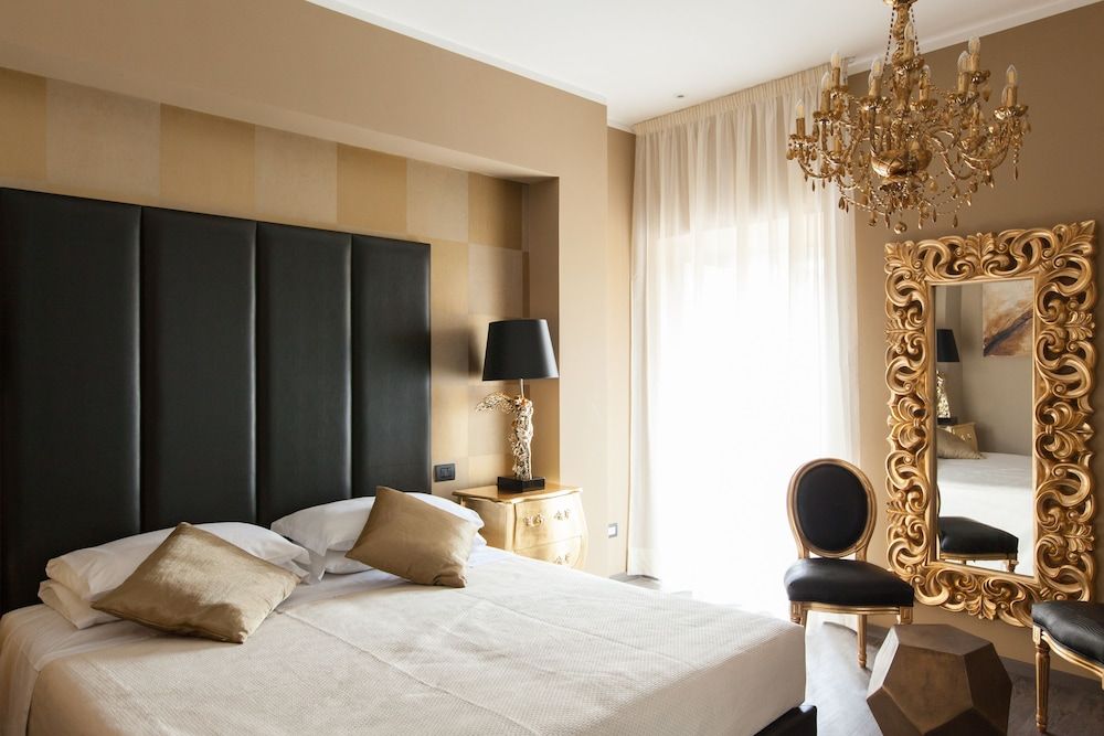 Town House Roma Deluxe Double Room 4