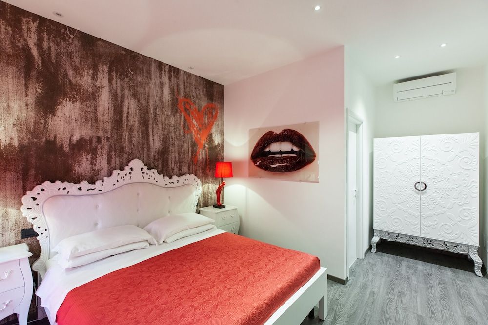 Town House Roma Deluxe Double Room 7