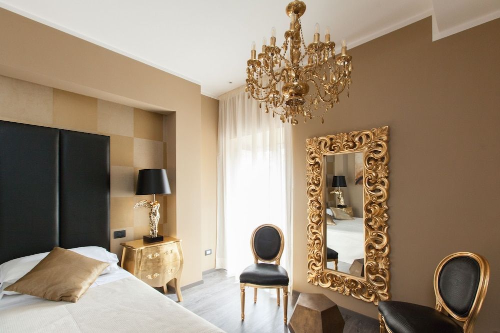 Town House Roma Deluxe Double Room 13