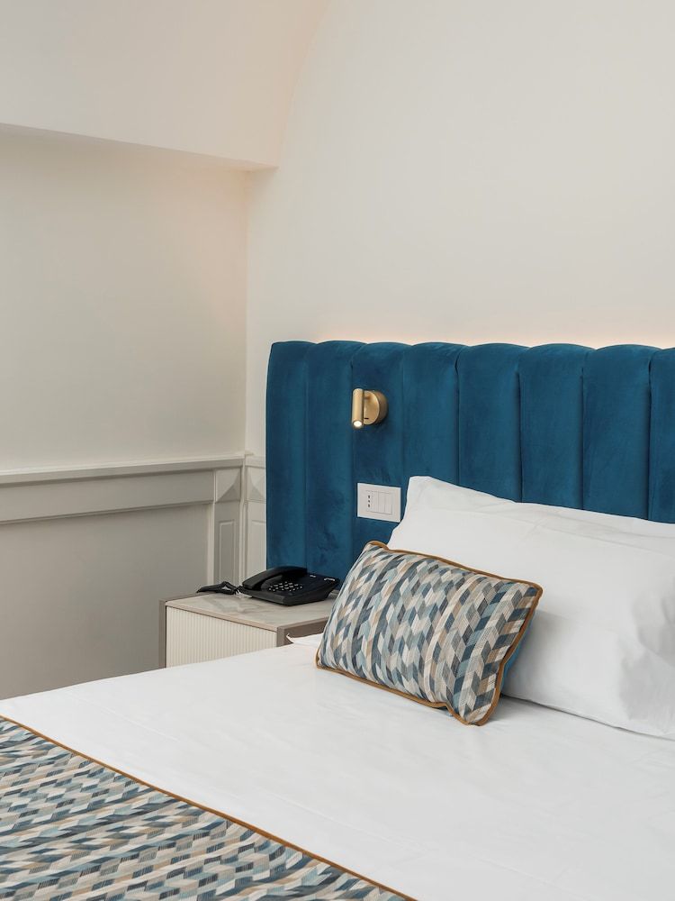 Suite, Hot Tub, Partial Sea View