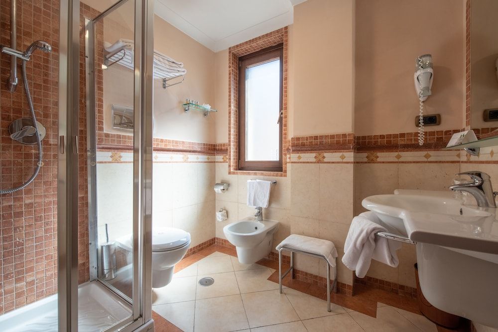 Hotel Michelangelo Economy Room, Annex Building (1st floor, no elevator) 3