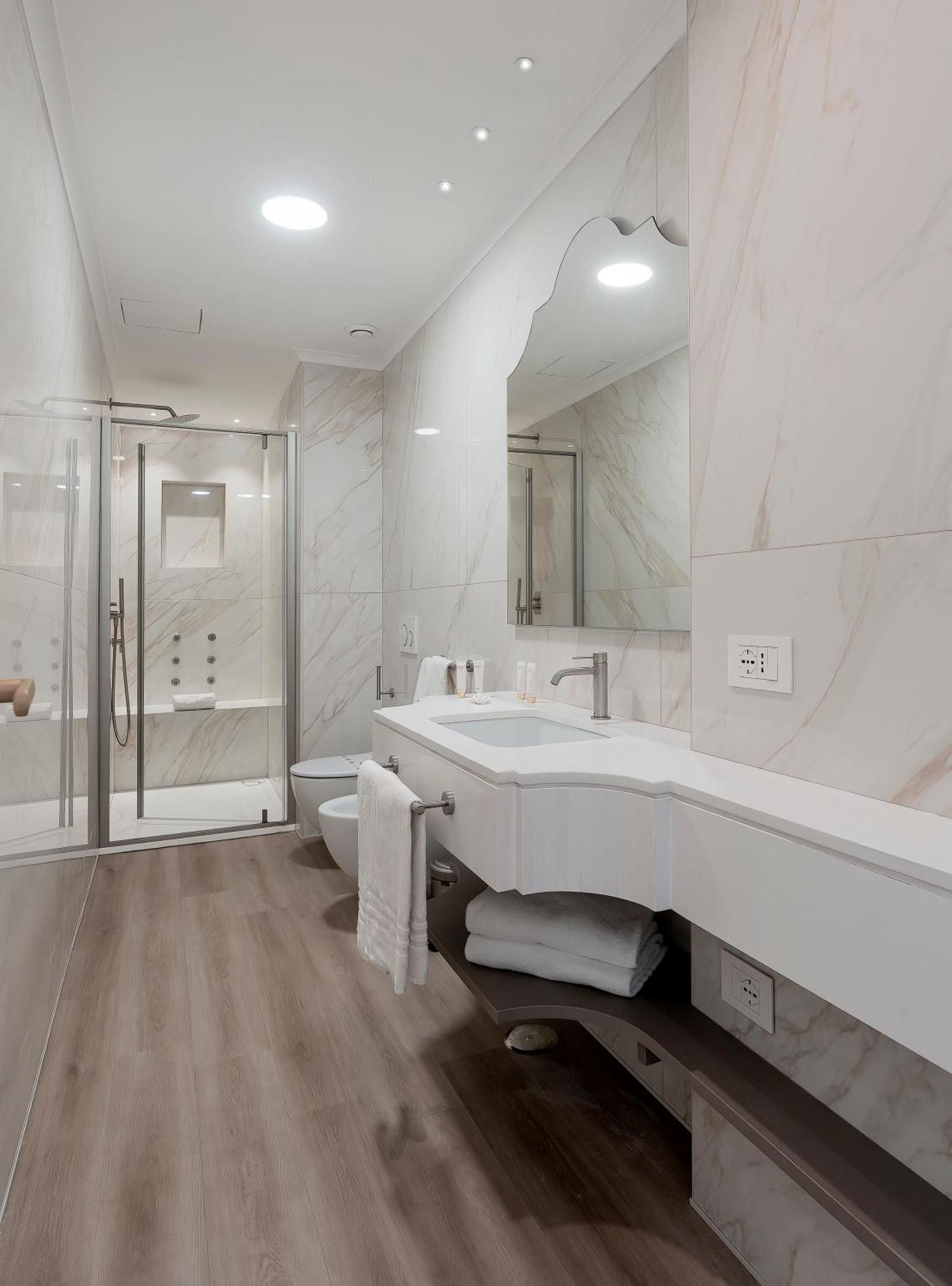 Suite with Spa Bath
