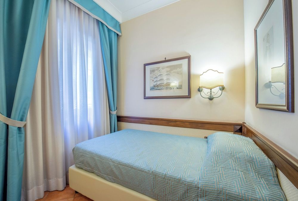 undefined Hotel Michelangelo 10