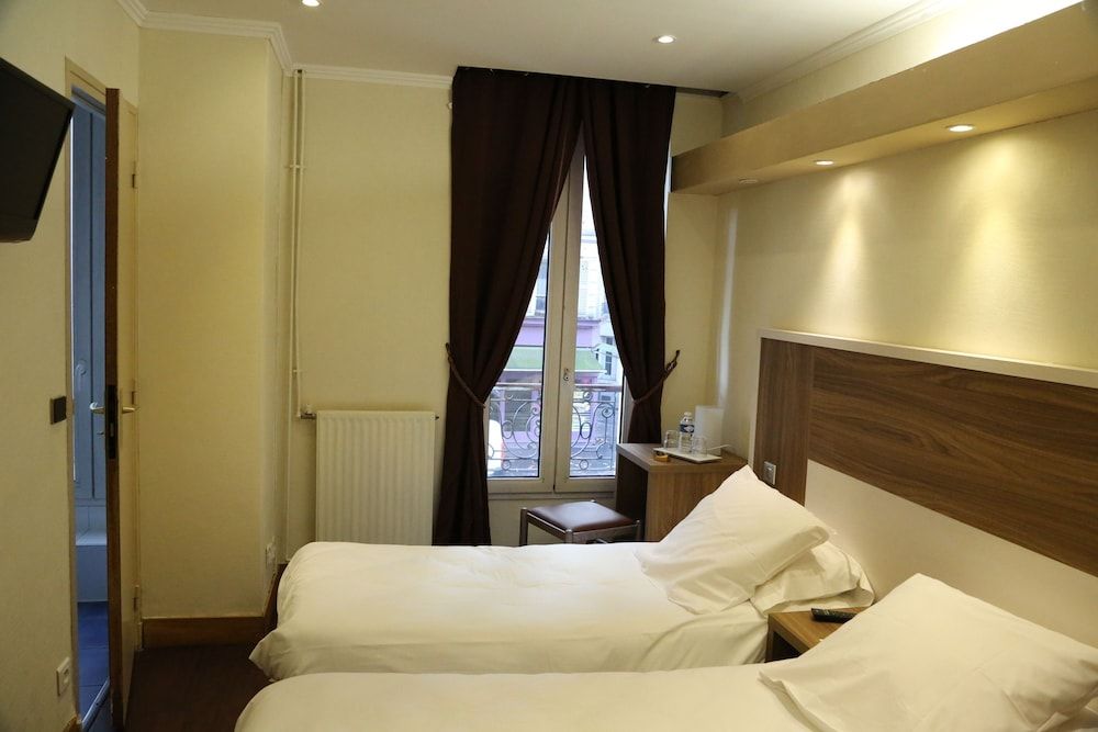 Grand Hotel Nouvel Opera Standard Twin room with bath 2