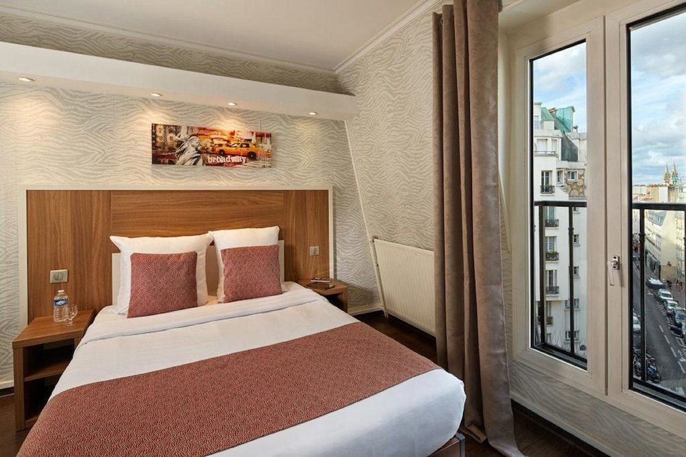 undefined Grand Hotel Nouvel Opera