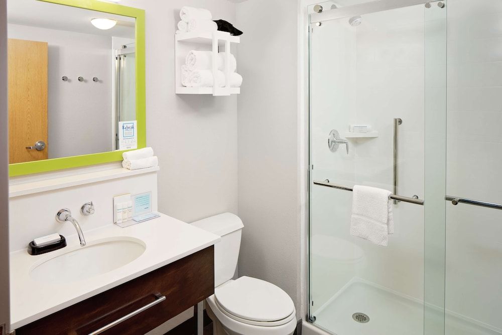 2 Doubles Bedroom Suite w/ Kitchen