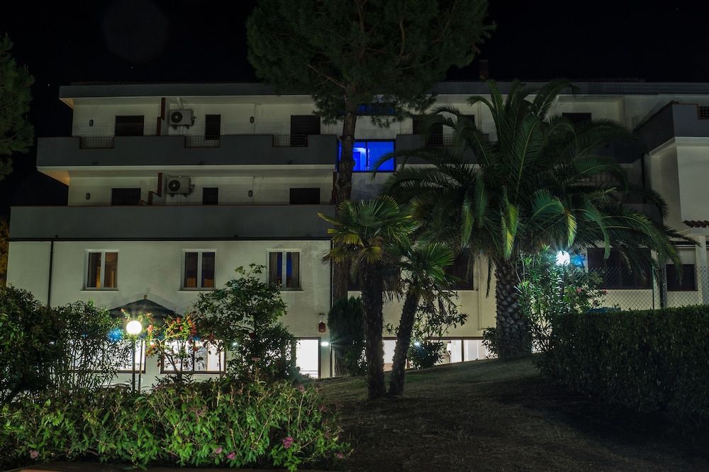 Pineto Resort