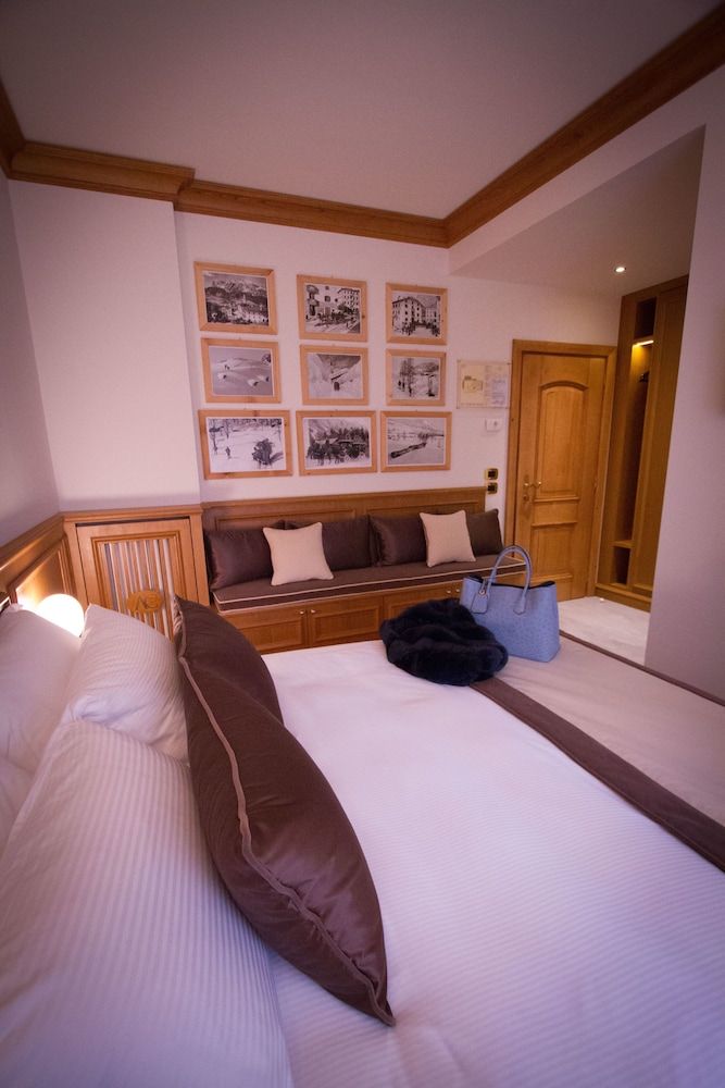 Ambra Cortina Luxury & Fashion Boutique Hotel Flexible Room (room change)