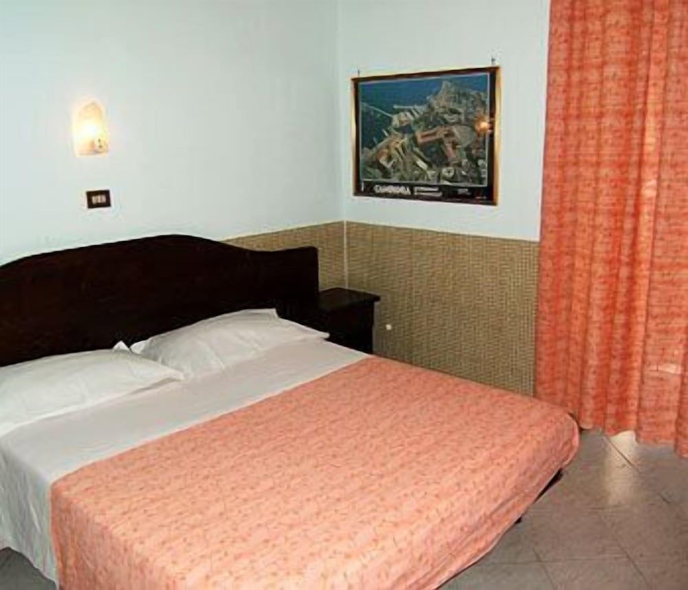 undefined Vittorio Veneto 2