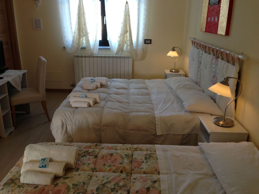 Bed&Breakfast EREMES Triple Room 5