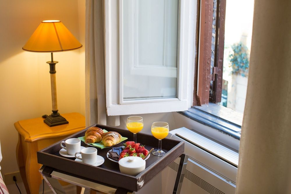 Babuino 79 Deluxe Apartment, 1 Bedroom, City View 3