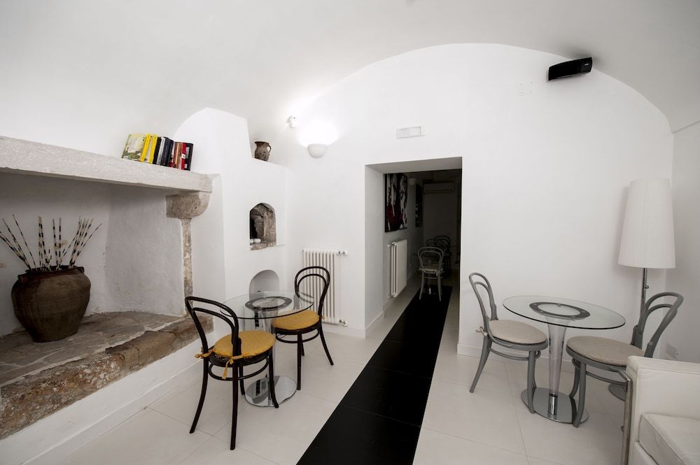 Edificio 15 House Elite