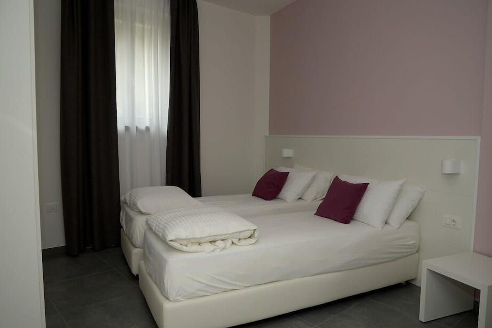Apartment, 2 Bedrooms, Garden Area