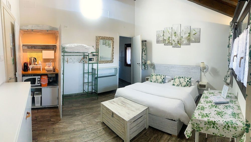 Standard Double Room, Non Smoking - ENTRY WITH CODE AND KEYPAD AND CHECK-IN ONLINE