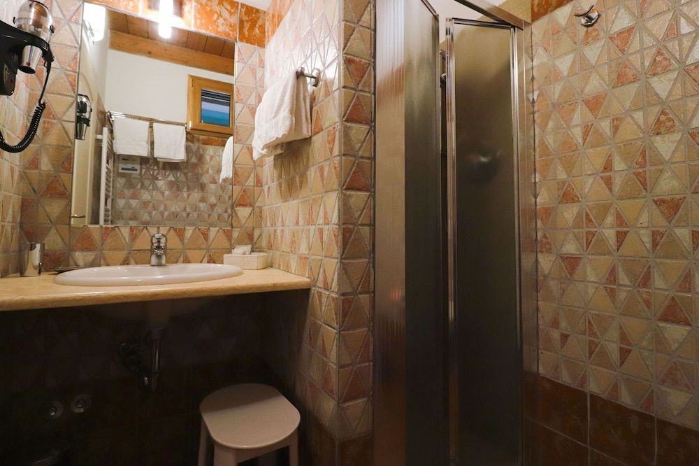 Due Ponti Village Standard Double or Twin Room 4