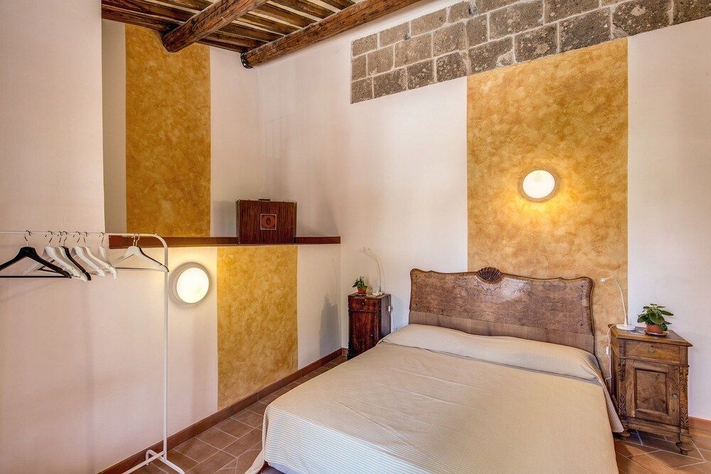 ecOstello Magliano Sabina Double Room, Private Bathroom, Valley View