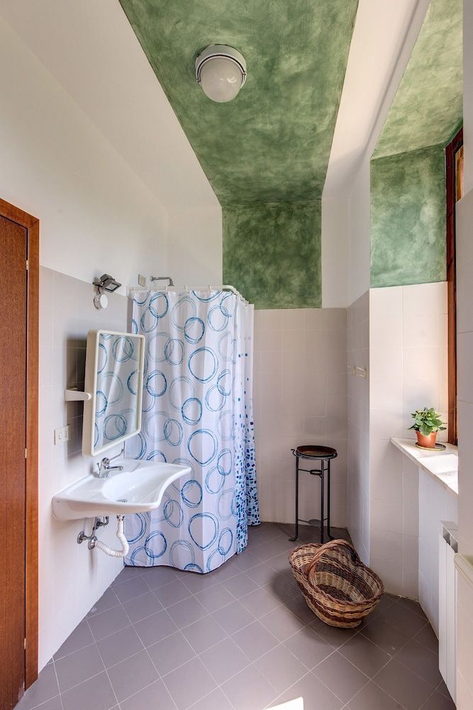 ecOstello Magliano Sabina Double Room, Private Bathroom, Valley View 2