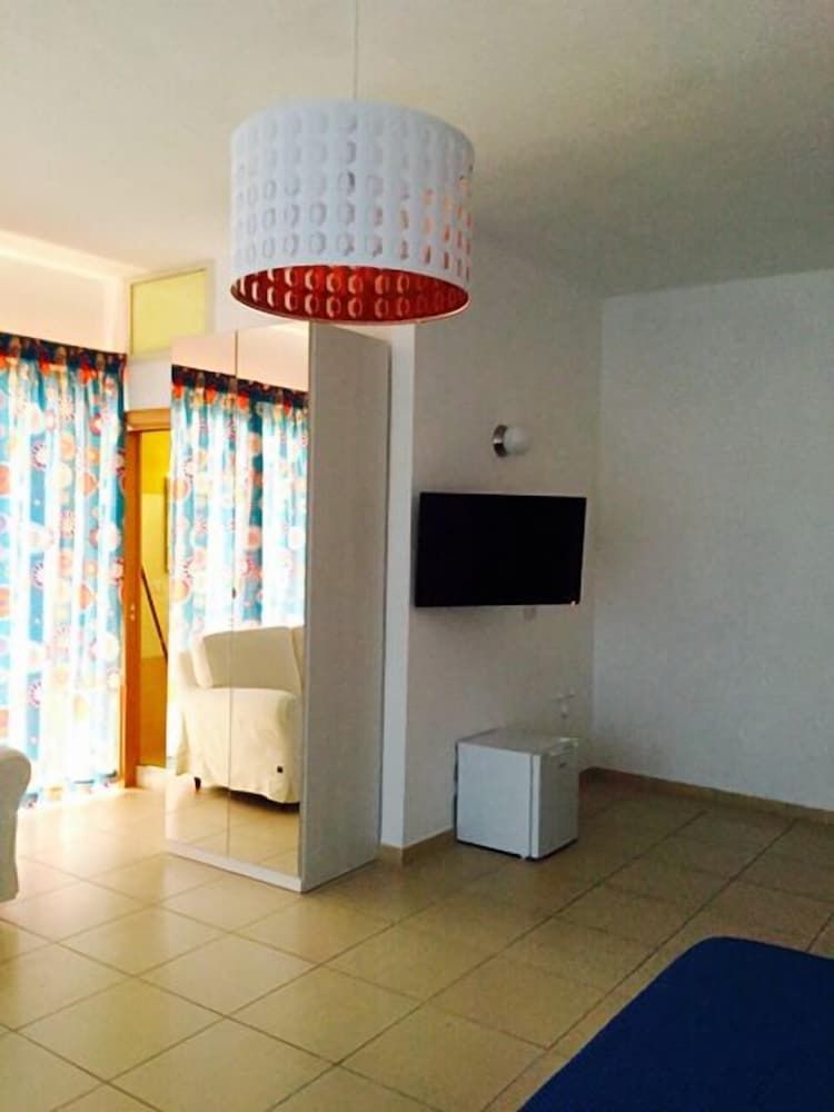 Marina ResArt B&B Triple Room 8