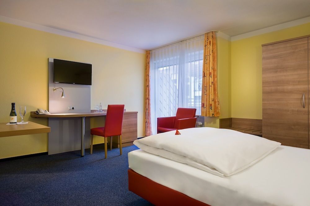 acora Karlsruhe Zentrum Living the City Business Apartment, 1 Twin Bed 2