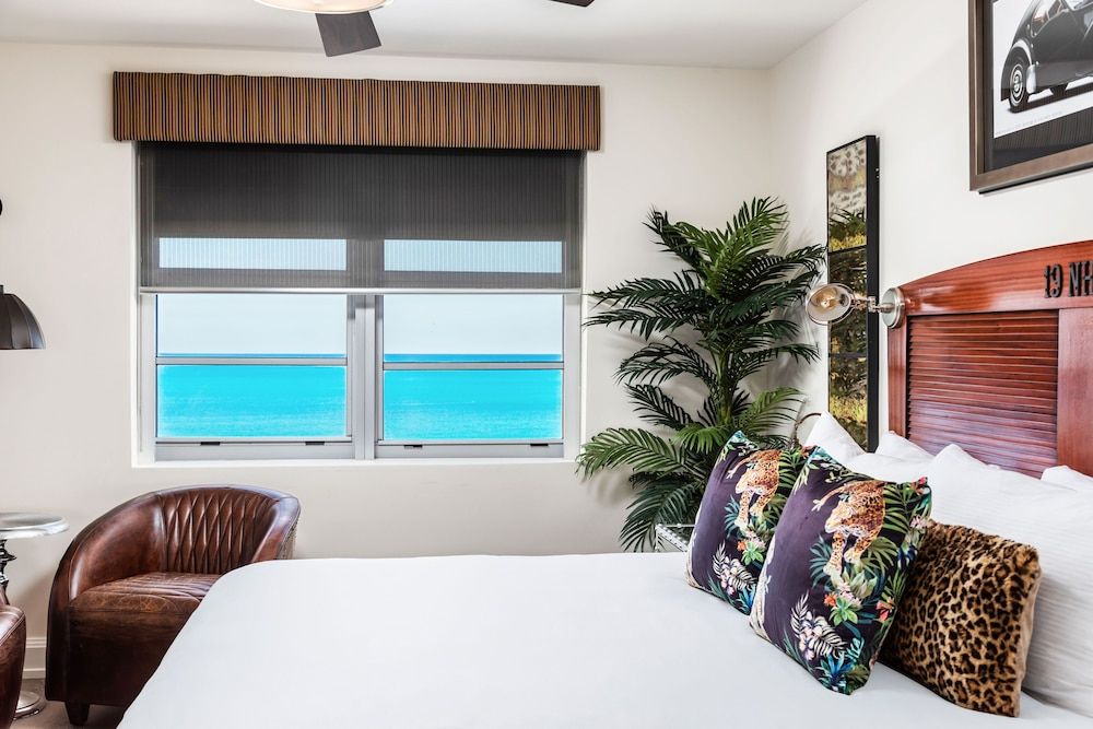 Deluxe Room, 1 King Bed, Ocean View