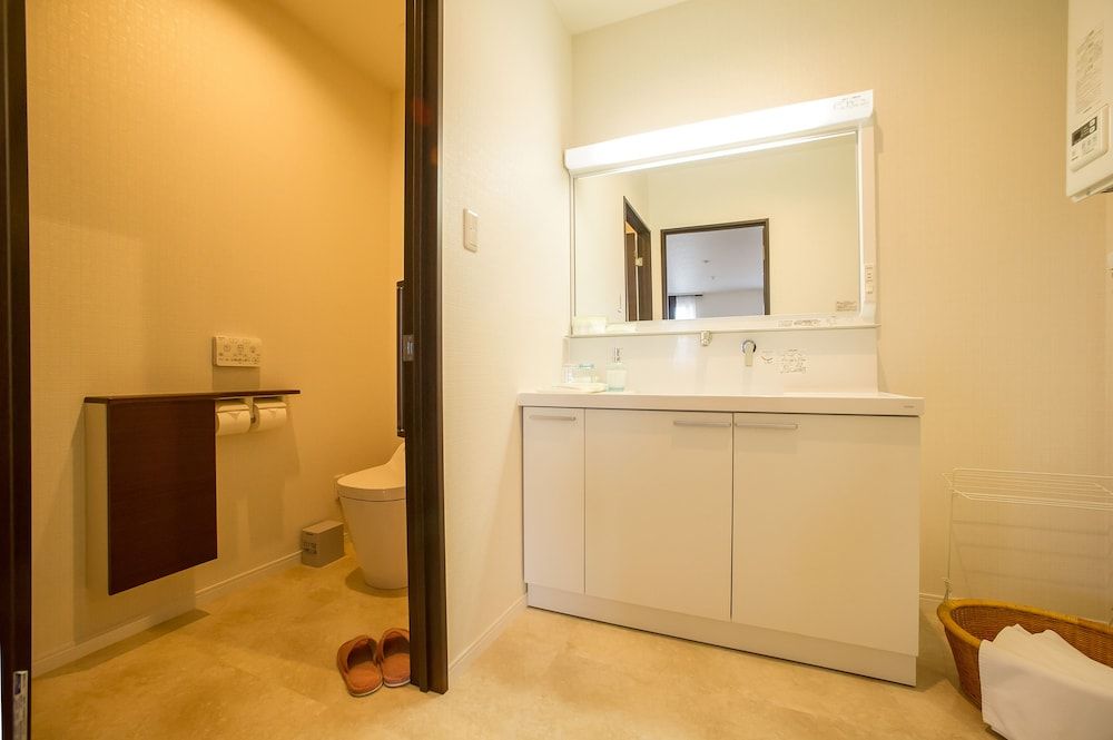 Deluxe Apartment (202)