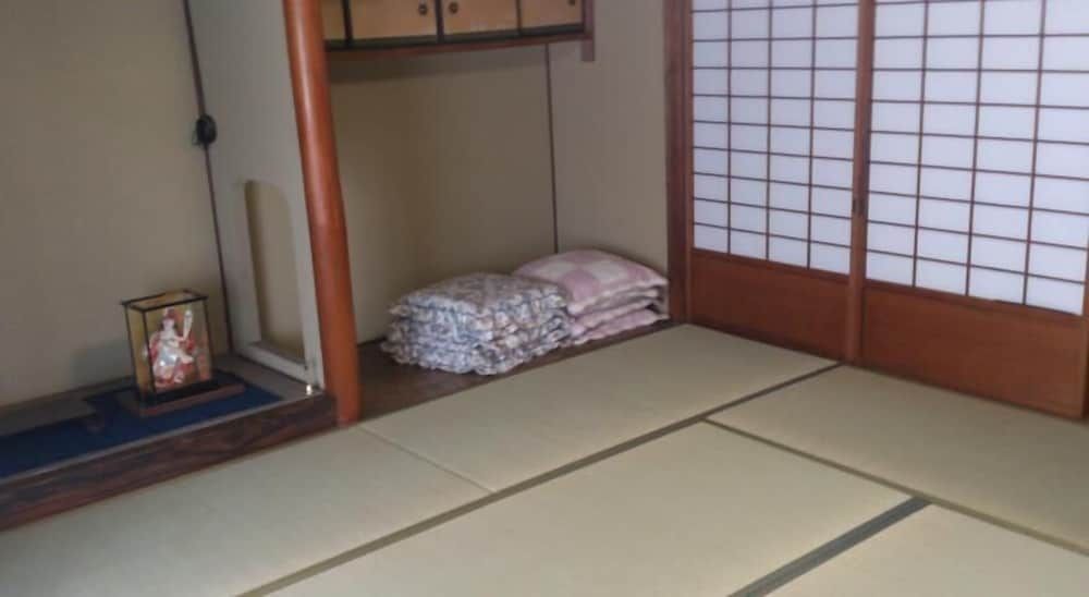Townhome, Japanese Futon (The last check in time is 7PM)