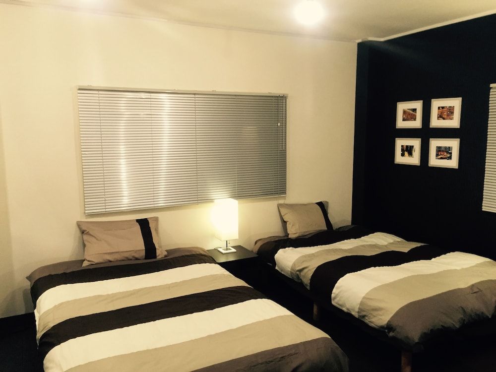 GIS Guest House Tokyo Quadruple Room, Shared Bathroom 5