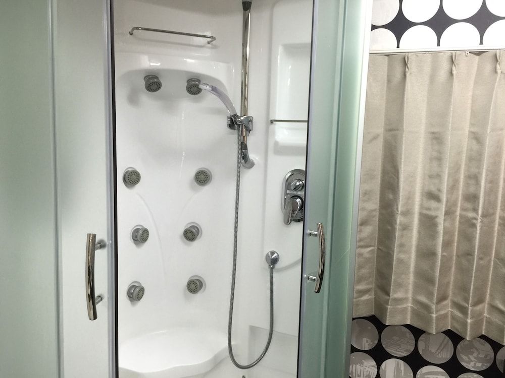 GIS Guest House Tokyo Twin Room, Private Bathroom (#303) 5