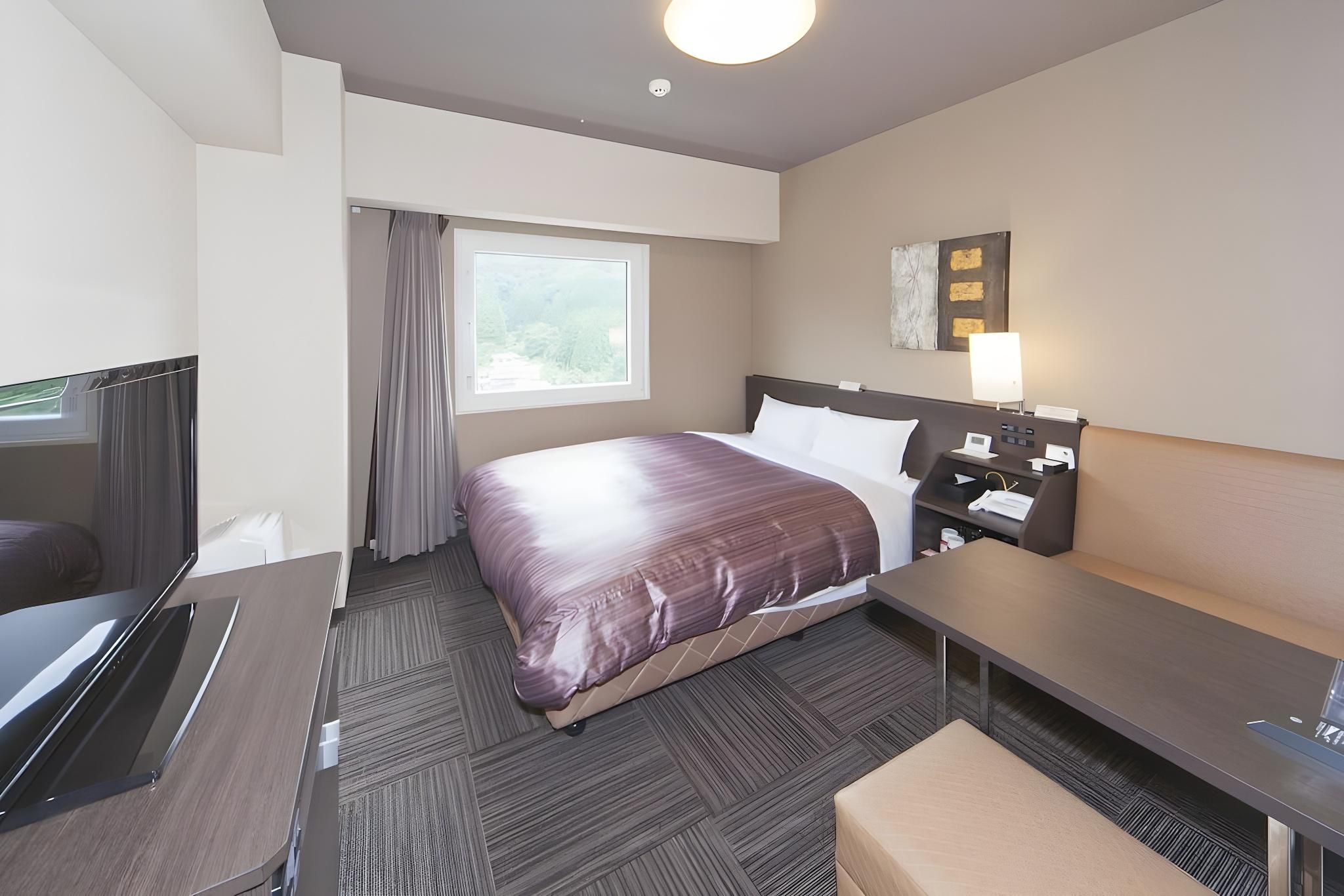Semi Double Room - Non-Smoking